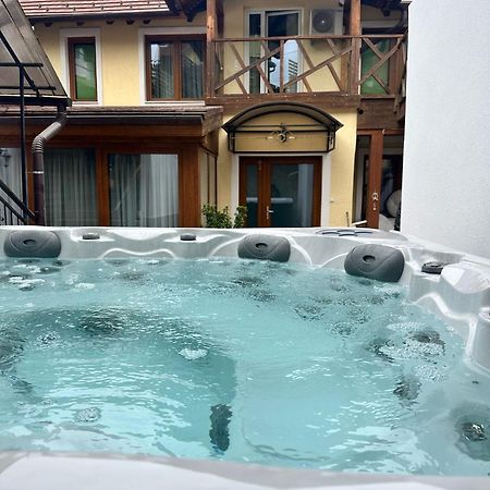 Real Home 1 Sibiu Exterior photo