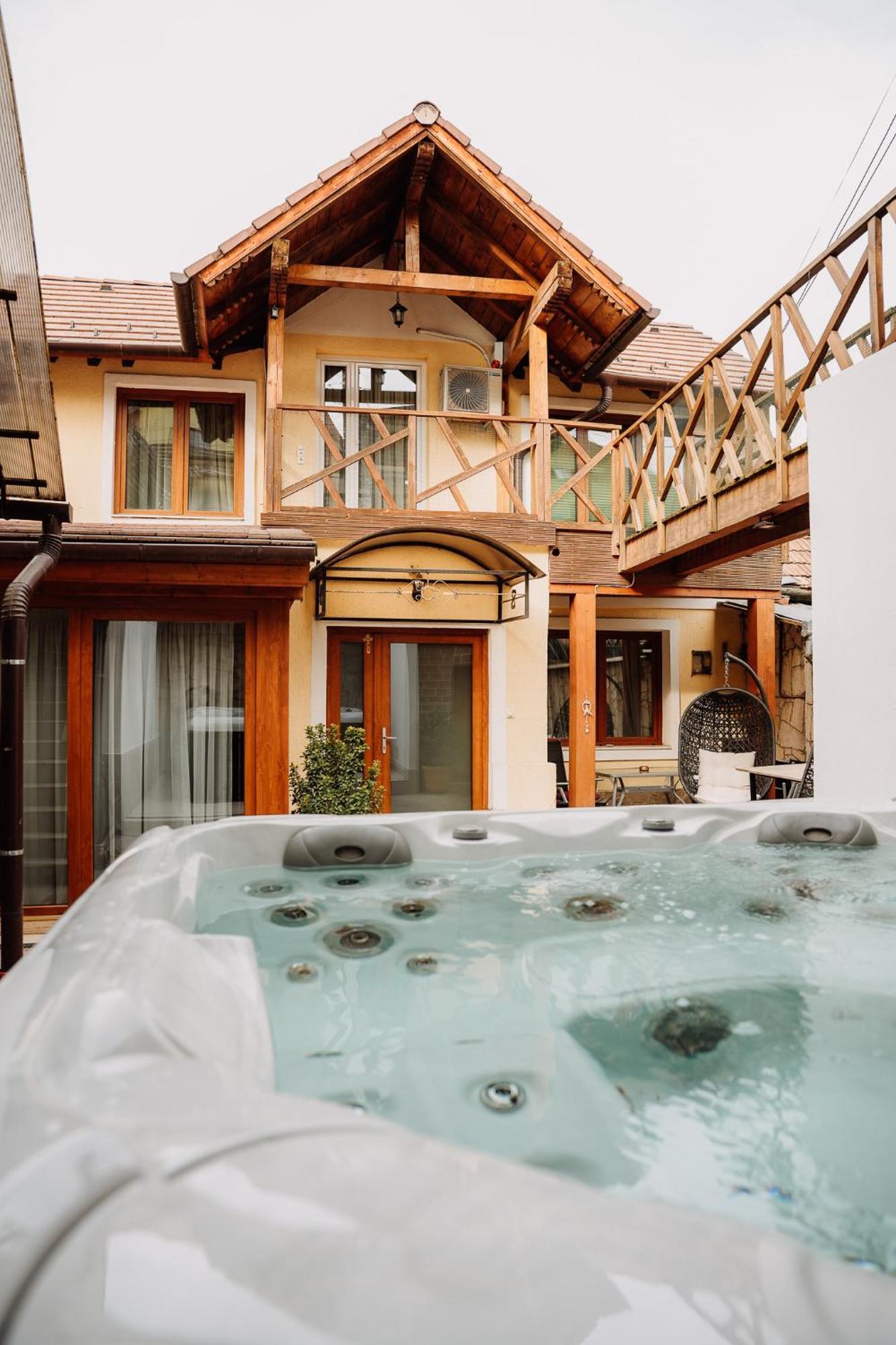 Real Home 1 Sibiu Exterior photo