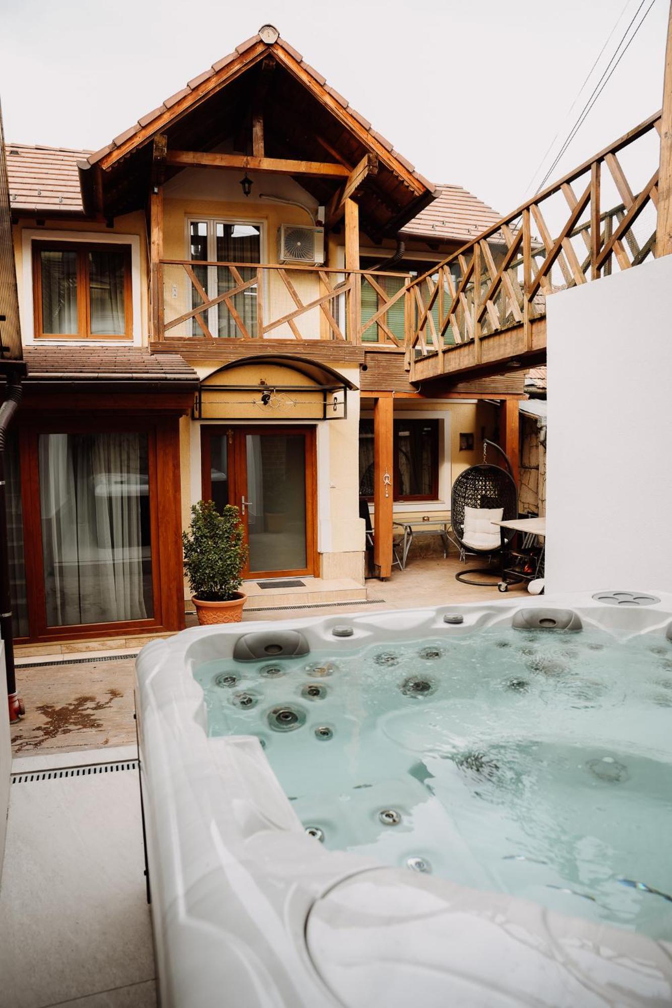 Real Home 1 Sibiu Exterior photo