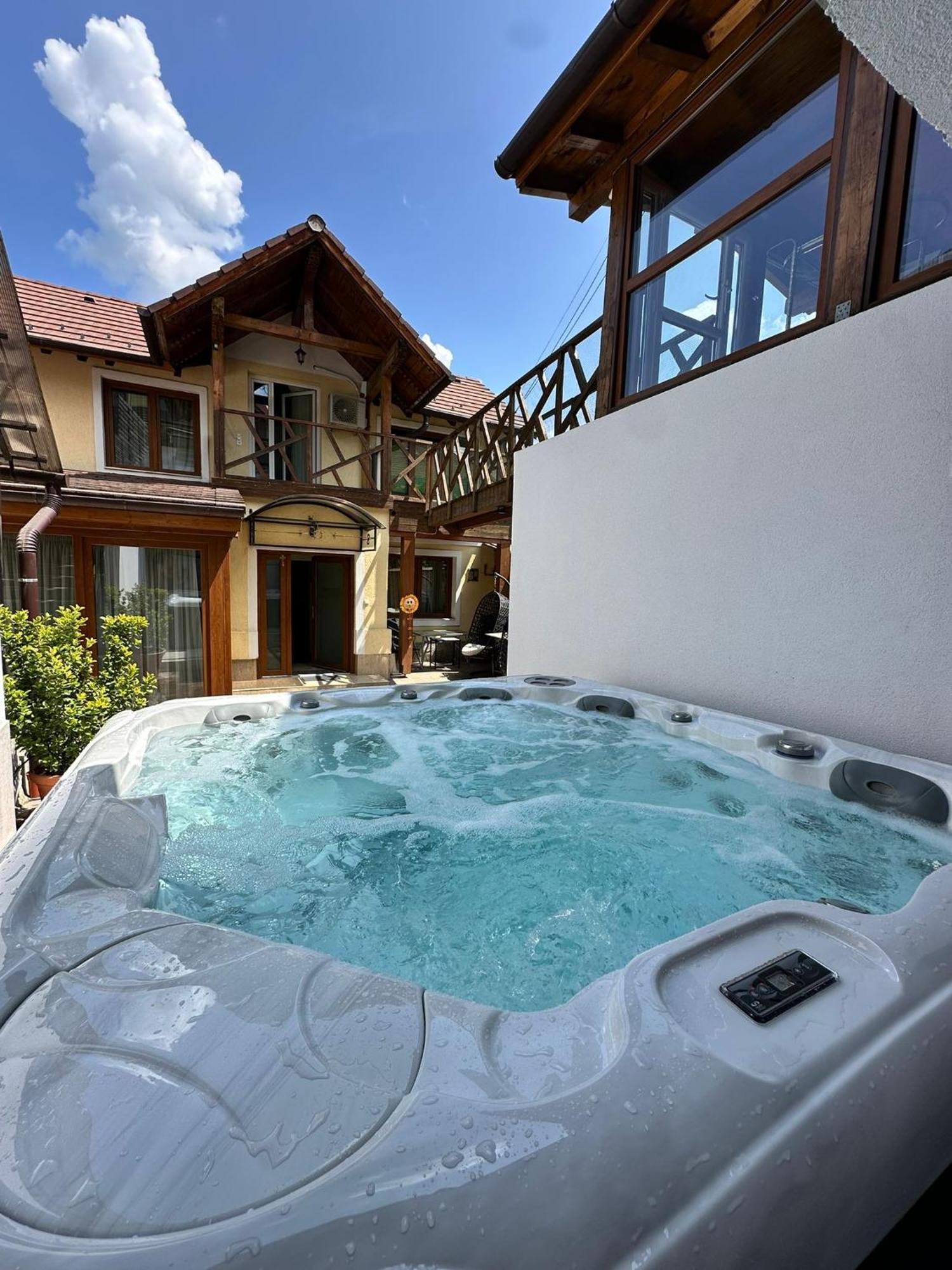 Real Home 1 Sibiu Exterior photo