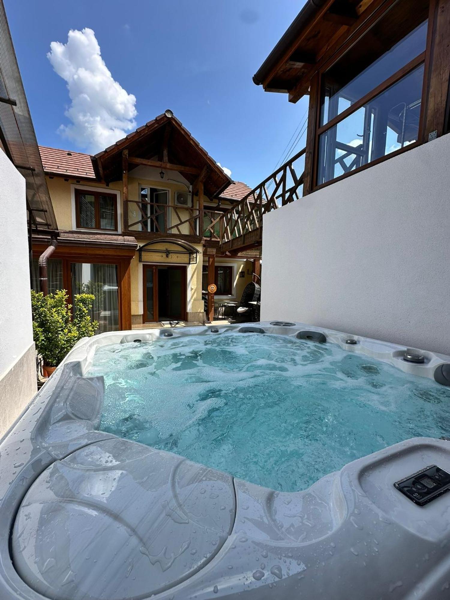 Real Home 1 Sibiu Exterior photo